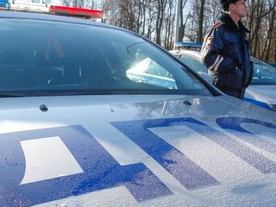 В Москве водитель каршеринга разбился насмерть, врезавшись в машину коммунальщиков