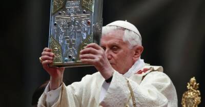 Бенедикт XVI (Xvi) - Бенедикта XVI обвинили в покрывательстве священников-педофилов - rus.delfi.lv - Рим - Латвия - земля Бавария