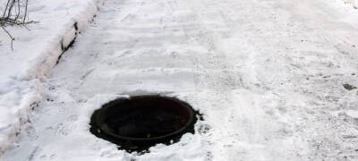 Жители Карелии страдают от воровства канализационных люков