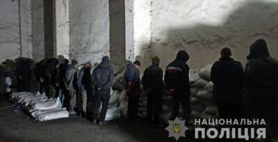 На Донбассе задержали банду из 30 человек, которые воровали уголь из грузовых поездов