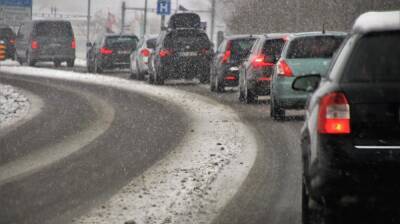 Госавтоинспекторы призвали воронежцев быть осторожными на дорогах в снегопад