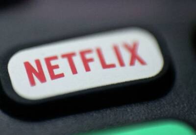 Акции Netflix обвалились на 20%