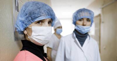 Больницы переводят медиков на полставки, чтобы не повышать им зарплату, — Радуцкий