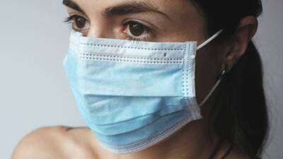 Эксперты Роскачества заявили, что медицинские маски задерживают 23% вирусов