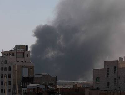 В результате авиаудара по зданию тюрьмы на севере Йемена погибли более 60 человек