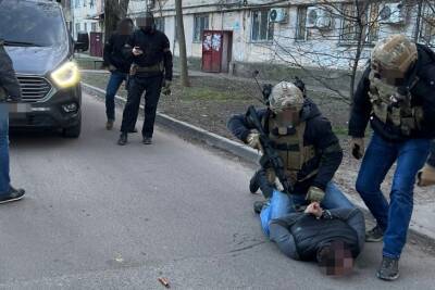 Похищали людей и требовали выкуп: в Одессе задержали банду "оборотней в погонах"
