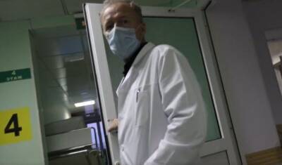 Зам главврача напал на журналистов "Новой газеты" в больнице Сургута