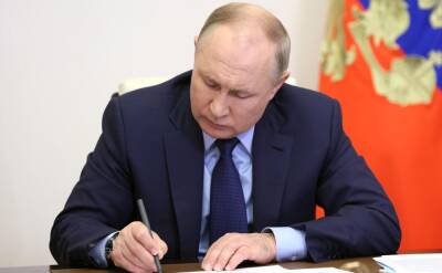 Путин поручил повысить пенсии военным на 8,6 % с января 2022 года