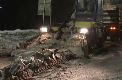 Прошедшей ночью с главных улиц Смоленска убрали максимальное количество снега за последнюю неделю
