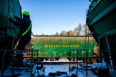 Три белорусские компании просят LTG перевозить удобрения, LTG обратилась в комиссию