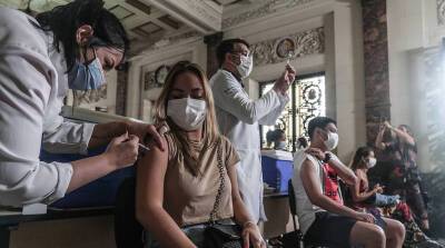 В Бразилии одобрили иммунизацию детей и подростков китайской вакциной CoronaVac