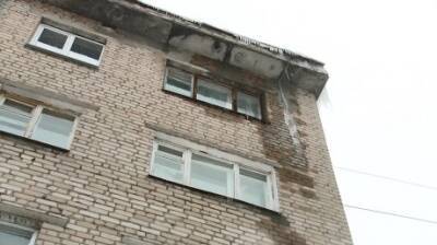 В доме на Ленинградской из-за дырявой крыши затопило квартиры