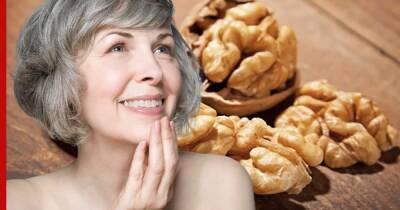 Как замедлить старение и укрепить здоровье: лучший орех посоветовала диетолог