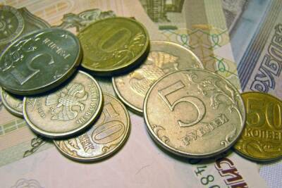 Пенсионерам в РФ предложили получить через соцзащиту 3 тысяч рублей
