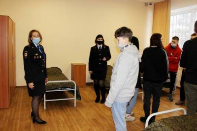 Псковские студенты познакомились с работой полиции