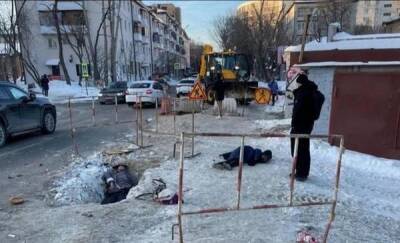 В Тюмени на Советской водитель джипа сбил маму и дочь, которые шли по тротуару