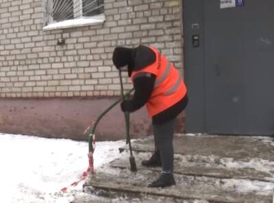 Смоленский «Жилищник» создал мобильные бригады для борьбы со снегом