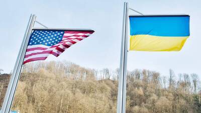 Госдеп США начнет эвакуацию семей своих дипломатов на Украине