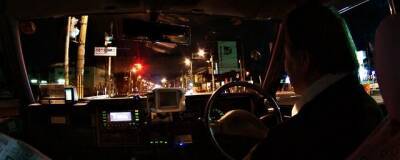 В Новосибирске пассажир пырнул 33-летнего таксиста ножом и скрылся