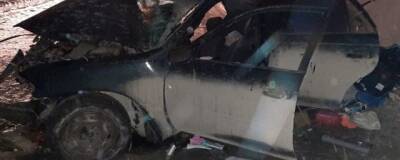 34-летний водитель Toyota врезался в фонарный столб и погиб в Новосибирске