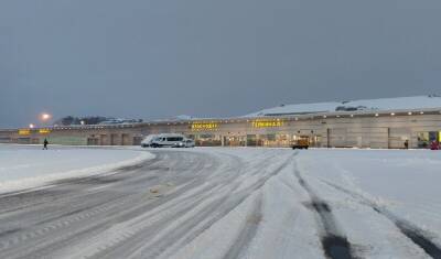 В Краснодаре закрыли аэропорт из-за ливневого снегопада