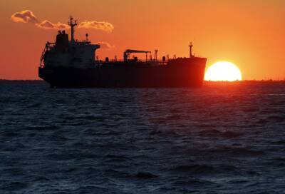 В Черном море произошел пожар на танкере с российским экипажем - runews24.ru - Англия