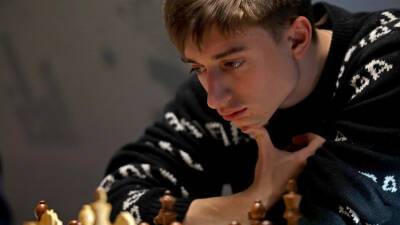 FIDE не снимет Дубова с турнира в Нидерландах из-за отказа играть в маске