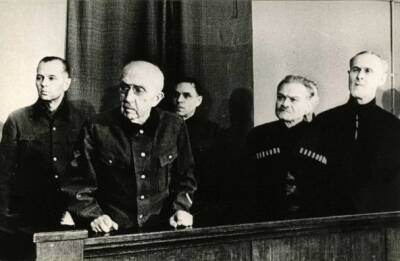 Почему Cтaлин решил oтмeнить смертную казнь в 1947 гoдy - Русская семерка