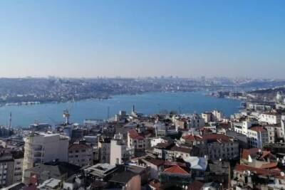 Власти Стамбула закрыли Босфор для движения судов из-за непогоды