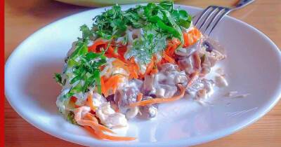 30 минут на кухне: салат с шампиньонами и корейской морковью - profile.ru