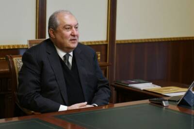 Ушедший в отставку президент Армении уволил главу администрации