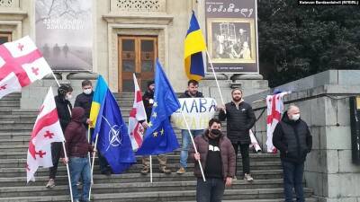На митинг «Слава Украине!» и «Россия оккупант!» в Тбилиси смогли...