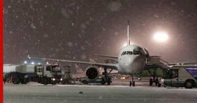 Аэропорт Краснодара снова приостановил работу из-за снегопада