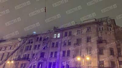 Пожар в многоэтажном доме в Петербурге локализован