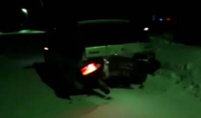 Пьяный житель Башкирии на снегоходе врезался в машину