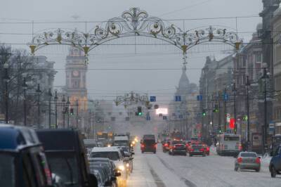 Оттепель и мокрый снег вновь расстелят гололедицу на улицах Петербурга