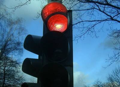 В Смоленске снова отключили светофоры на оживленном перекрестке