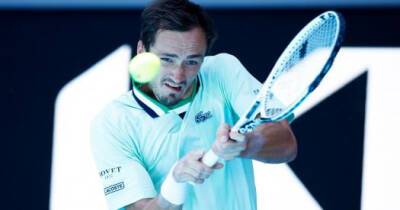 Медведев обыграл Кресси и вышел в четвертьфинал Australian Open