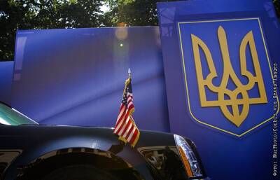 МИД Украины назвал поспешным решение США об отъезде семей сотрудников посольства