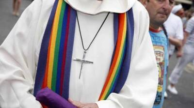 Ничего святого: в Германии священники и пасторы признают себя гомосексуалами