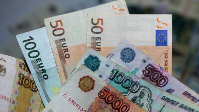 Курс евро поднялся выше 89 рублей