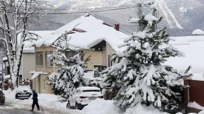 Жителей Сочи предупредили о снеге и грозе