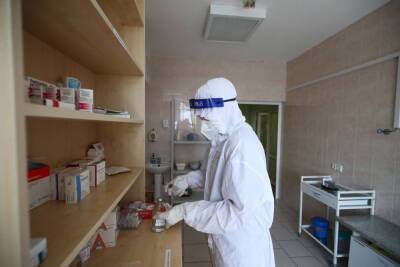 В Астраханской области за сутки COVID-19 заразились 398 человек