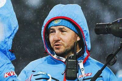 Тренер сборной России отреагировал на комментарий болельщицы, написавшей, что Логинов является для него чужим спортсменом
