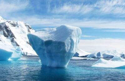 Блогер Денис Забелин вызвал оживленные дебаты из-за фото саркофагов в Арктике