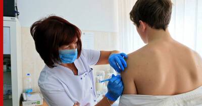 В Подмосковье начали вакцинацию подростков от COVID-19