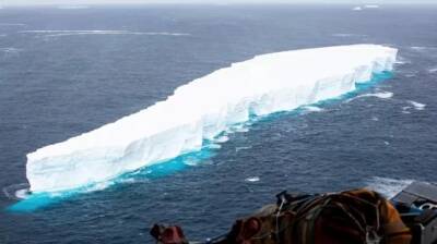 В Южной Атлантике растаял самый большой в мире айсберг (ФОТО)
