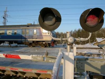 Горьковская железная дорога обеспокоена ростом числа нарушений ПДД на железнодорожных переездах