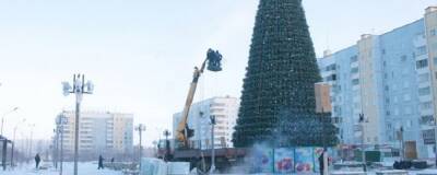 В Братске начался демонтаж главной елки в Центральном районе - runews24.ru - район Центральный - Братск - Русал