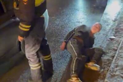 Водитель каршеринга без прав устроил погром в центре Петербурга — видео
